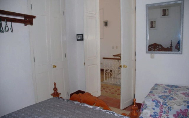 Kenia Colonial House