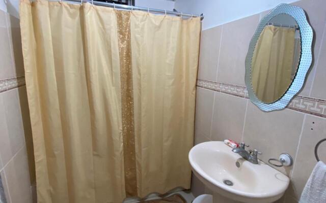 1 DR Huge cozy 3bedroom apartment to stay
