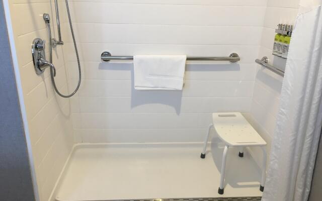 Holiday Inn Express Grand Island - Niagara Falls by IHG
