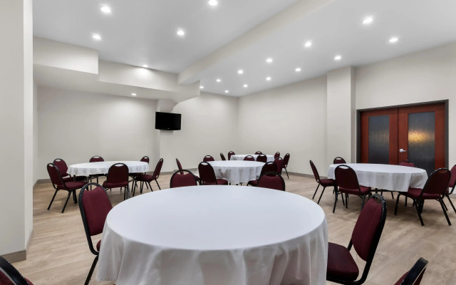 Comfort Suites Yukon - SW Oklahoma City