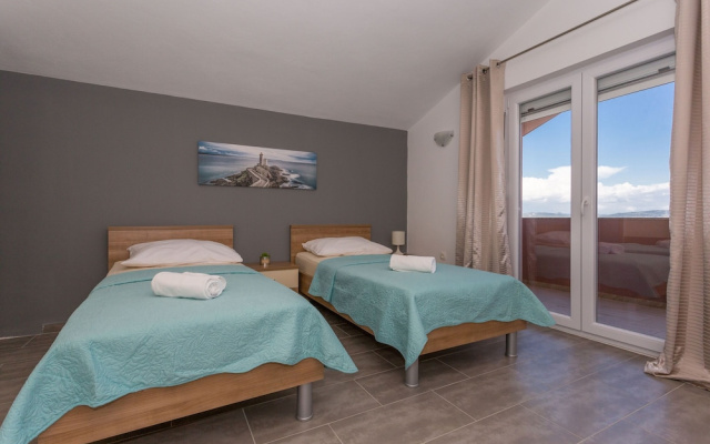 Villa Caper