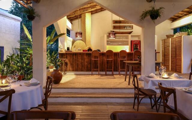 Hotel Calá & Divino