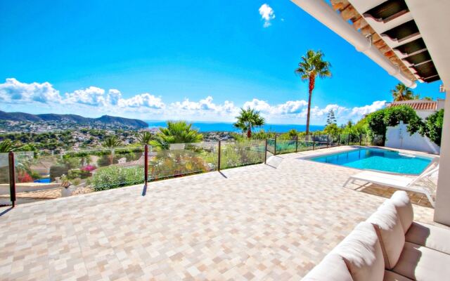 Suerte - sea view villa with private pool in Moraira