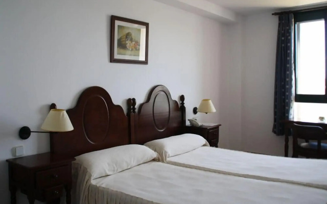 TUGASA Hotel Arco de la Villa