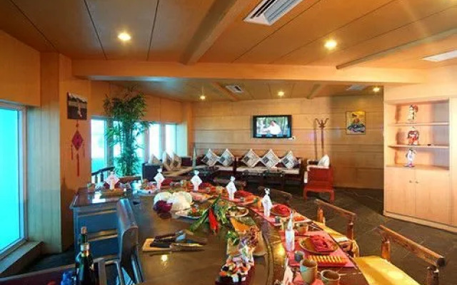 HNA Beach & Spa Resort