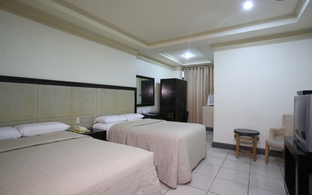 Crown Regency Residences Cebu Hotel