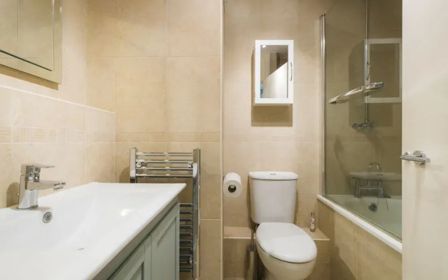 JOIVY Sublime 1 bed flat with Thames view