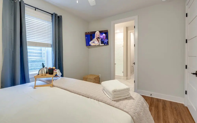 Mesmerize Melrose - Mins to Broadway - 2 Bedrooms