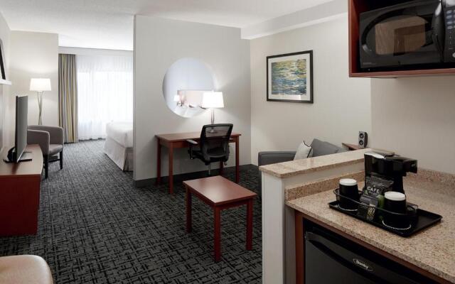 Fairfield Inn & Suites by Marriott Montreal Airport