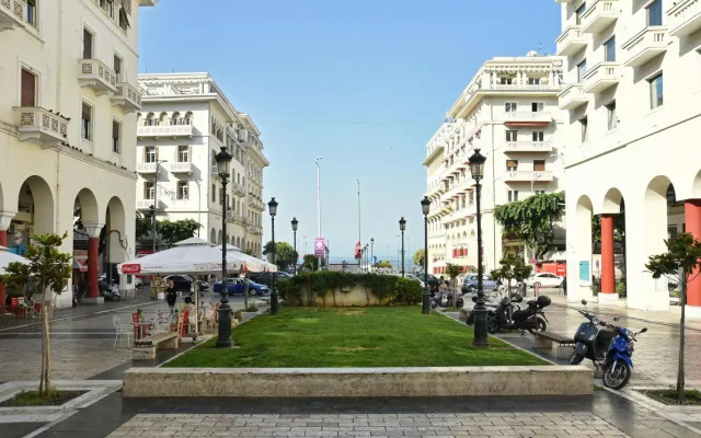 Delmare Aristotelous 7