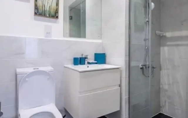 Golden Breeze Suites