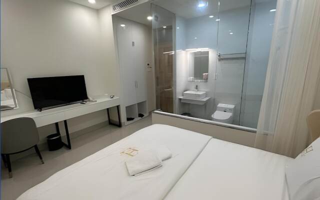 Hala Hotel - by Bay Luxury