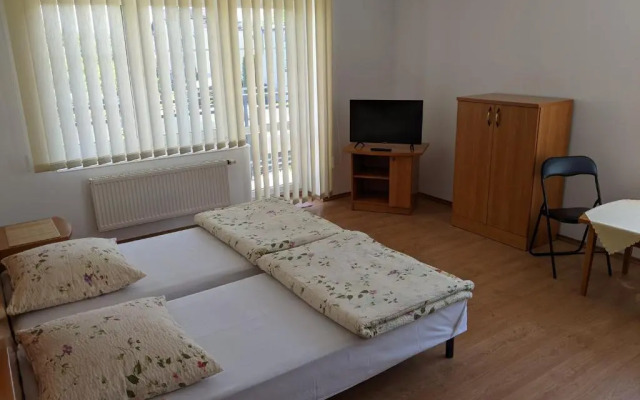 Pokoje Gościnne - Leśna 8