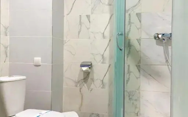 Hotel Royal (Отель Роял)
