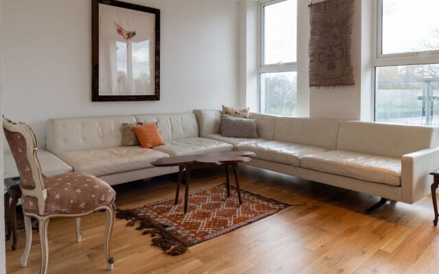 Regent's Canal View Apartment