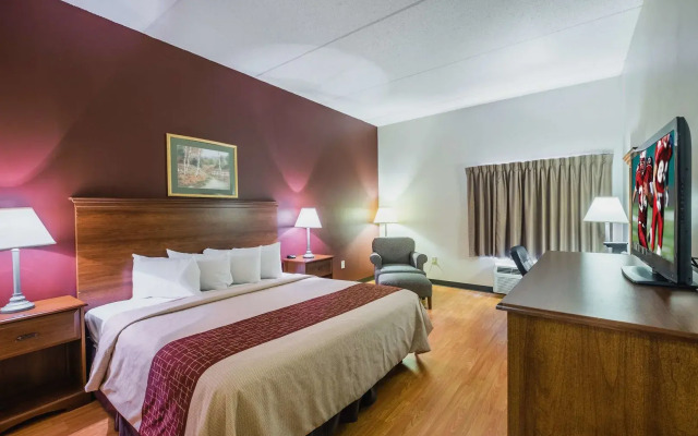 Red Roof Inn Hendersonville