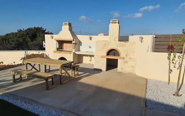 Zoi's SeaView House