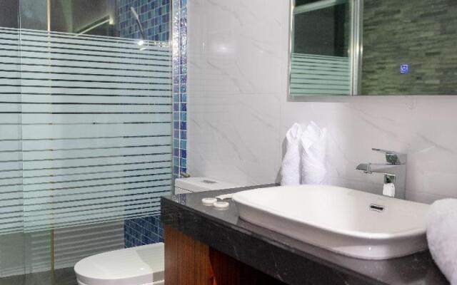Ari Grand Hotel & Spa