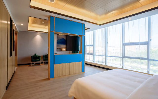Starway Hotel (Wenxi Swimming Pool)