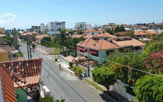 Adriano's Apartahotel