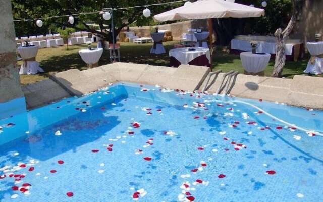 Hotel Masia Can Vive