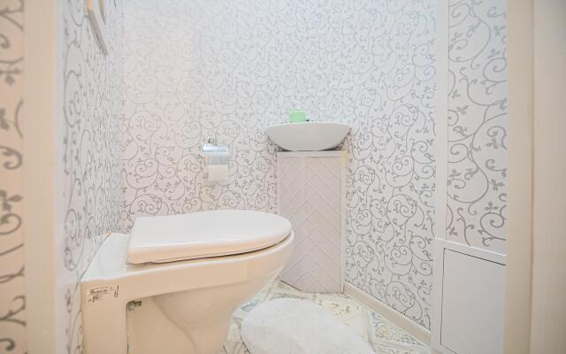 Five Stars Exquisite Kvartira in the Center