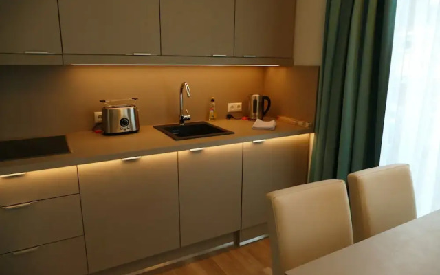 Meyn's Apartments & Hotel