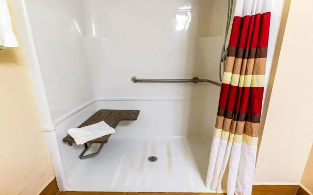 Red Roof Inn Georgetown, IN - Louisville West