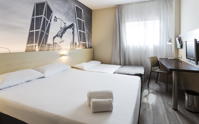 B&B Madrid Aeropuerto T1 T2 T3