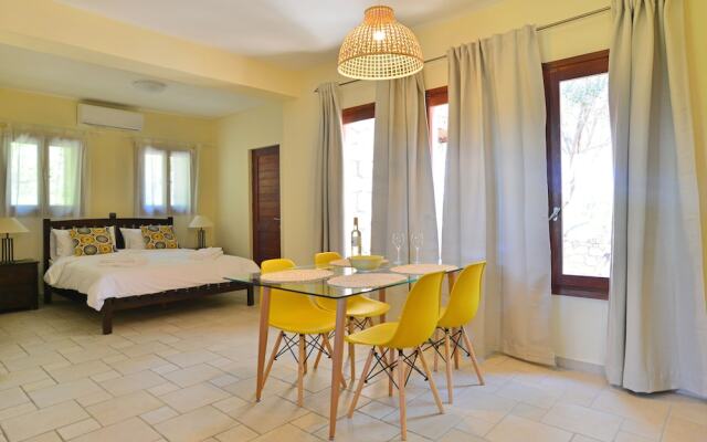 PYRGOS RALLI ESTATE Apartments and Suites