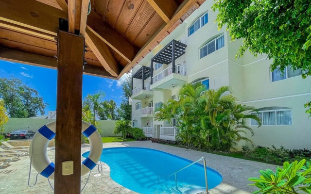 Cute Apartment Only Steps From the Beach