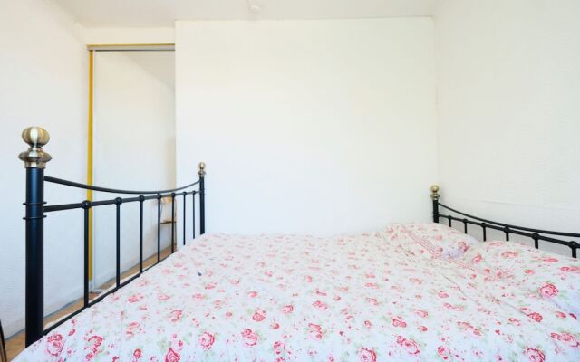 A Cosy two Bedroom Apartment, Sleeps 3