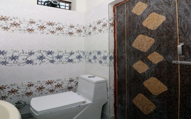 Oyo 13136 Hotel Taj Ansh 2