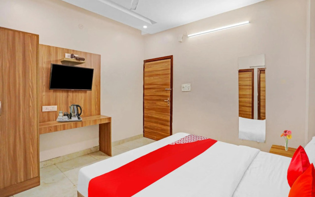 OYO Flagship 70339 Hotel Smile Residency
