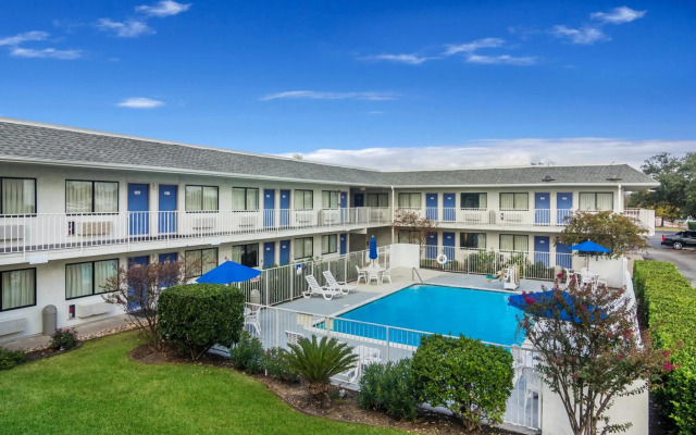 Motel 6 College Station, TX - Bryan