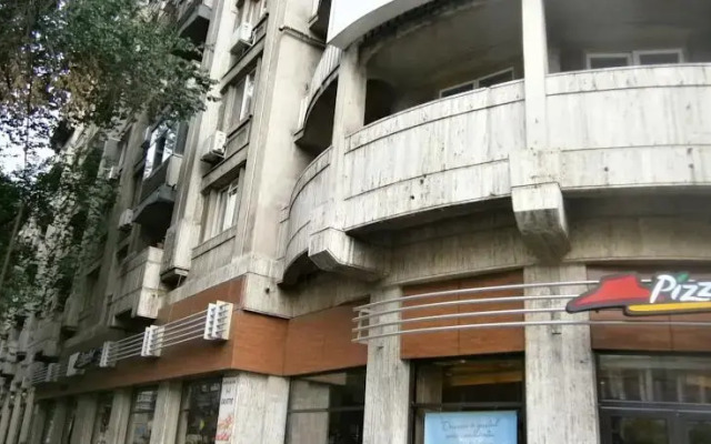 Maya Studio Universitate