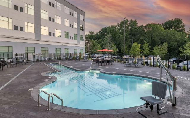 Cambria Hotel Nashville Airport