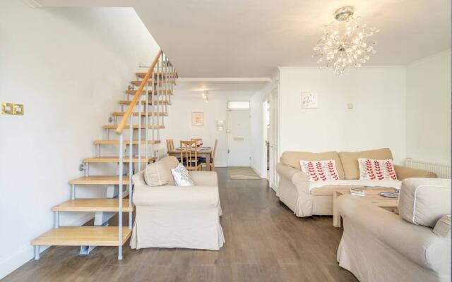 Elegant 3 Bedroom Flat Close to Kensington Garden