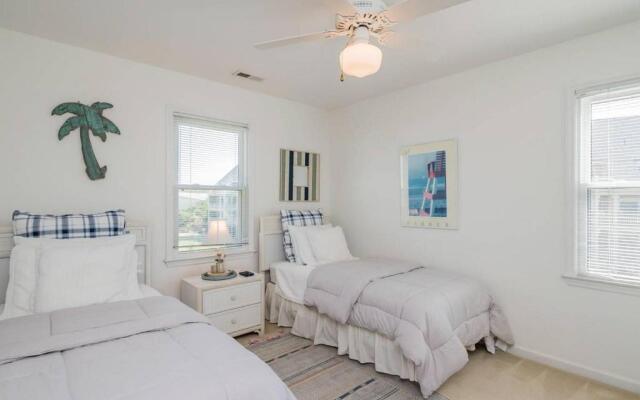 Sweet Retreat by Oak Island Accommodations