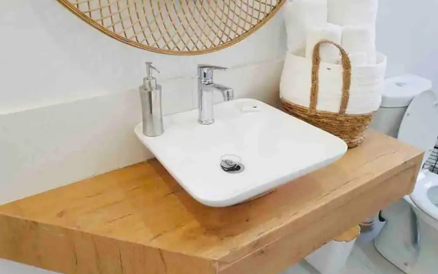 Contemporary 2 bed in Suburbs - 2080