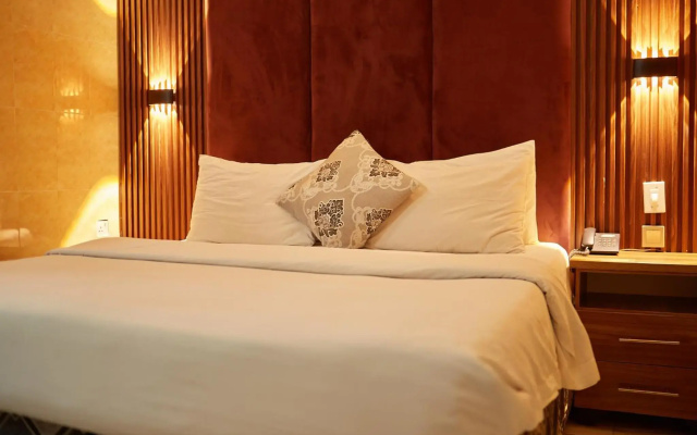 Coronia Hotel