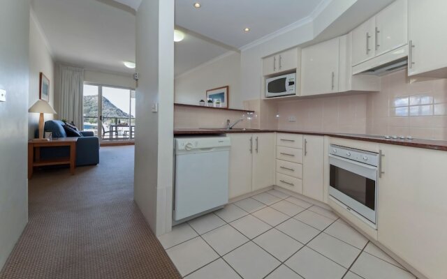 Barrington, 709/35-45 Shoal Bay Road