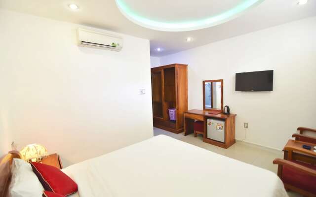 San San Hotel