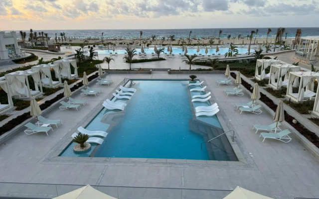 Cleopatra Sidi Heneish