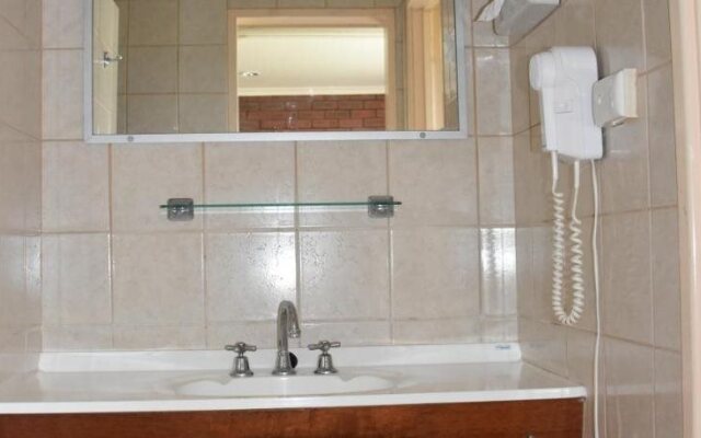 Valley Views Motel & Chalets