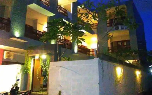 RedDoorz At Kerobokan Seminyak 2