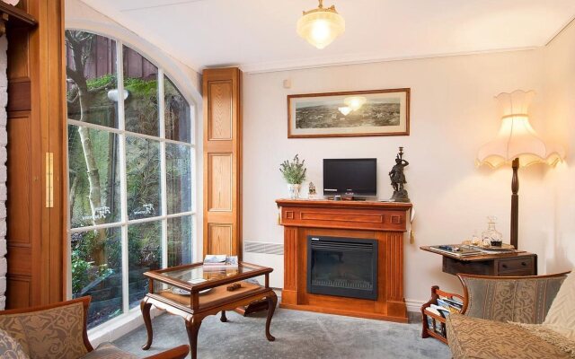 Atrium Apartment Bed & Breakfast