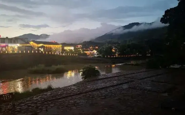 Waiting For You at Yunshuiyao Inn