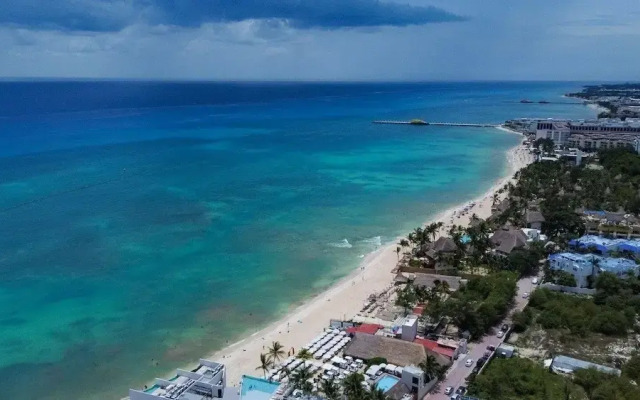 Elements 214 2 Bedroom Condo by RedAwning