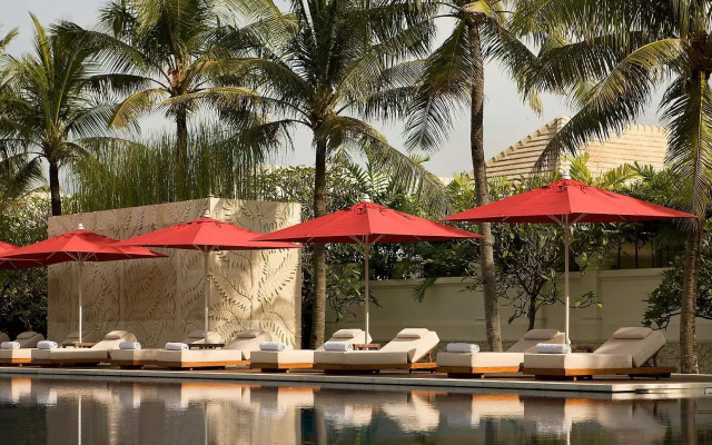 Отель The Royal Santrian